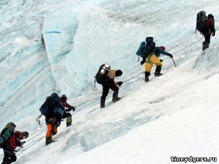 альпинисты в горах