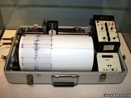 сейсмограф измеряет землетрясения - http://tineydgers.ru